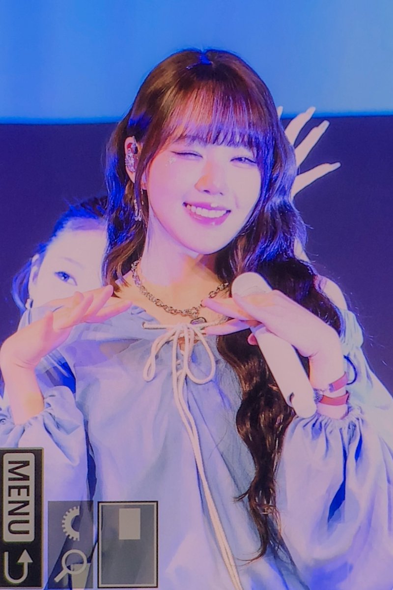 251122
#예린 #YERIN #여자친구 #GFRIEND