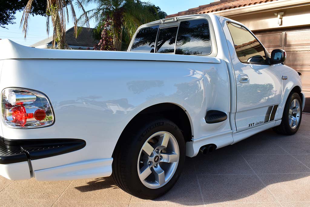 Perfection! 🤍2001 Ford Lightning ⚡ protected with CQUARTZ Finest Reserve Certified Ceramic Coating.
🌴 A Miracle Detailing – Boynton Beach, FL.
📞 (561) 877-0263 | 📫 Free Quote → bit.ly/2Y7mfbF
#amiracledetailing #CQUARTZ #merlinshot #ceramiccoating #LiveLoveGloss