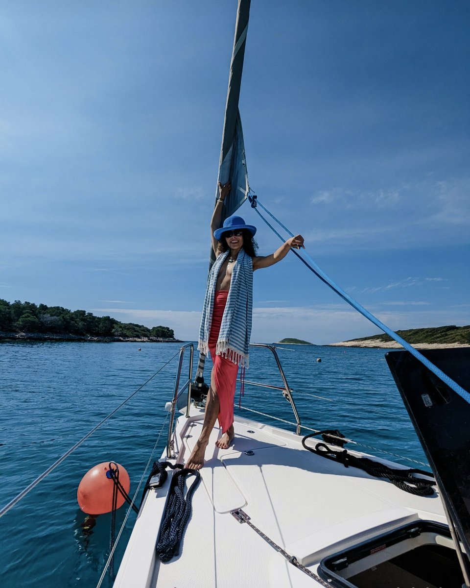CreateWithKiraa's tweet photo. Captain of my own happiness today!

#SunKissed #BoatLife #SummerVibes #SaltInTheAir #OceanTherapy https://t.co/8tMqPIn2BM
