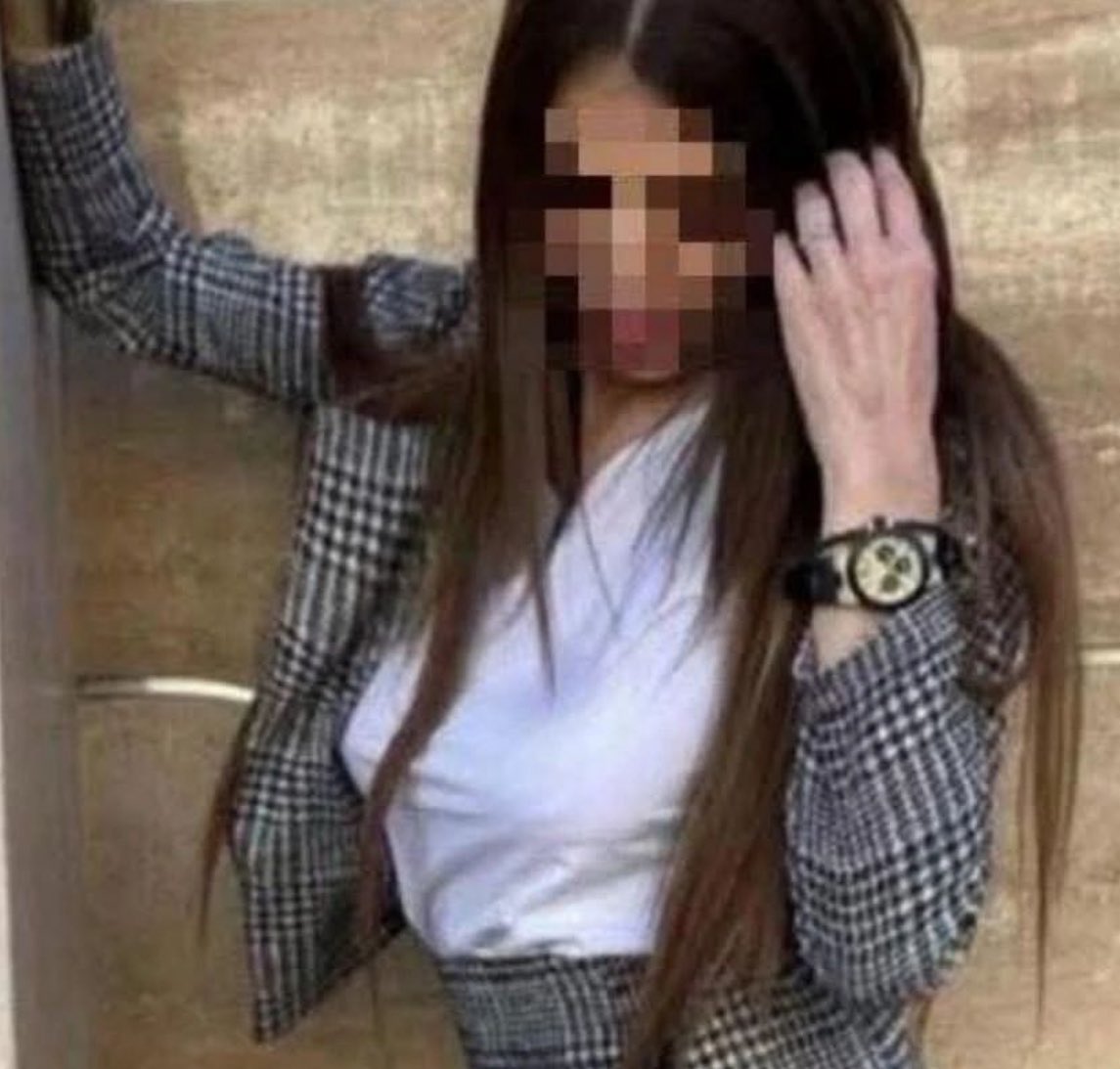 Frenkie_Woody's tweet image. Sette euro all’ora o quattrocento a incontro. Sembra l’inizio di una provocazione, invece è la fotografia più nuda della nostra epoca.

Milano, la capitale del “fare”, dell’ambizione, della carriera scintillante…
È diventata anche il luogo dove una ragazza di trent’anni si è…