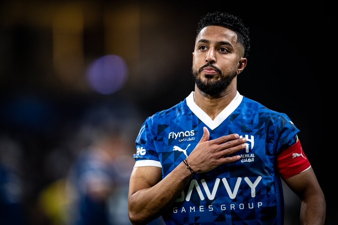 أسطورة كرة القدم ⁧#السعودية⁩ سالم الدوسري يصبح أول لاعب يحقق 200 فوز في تاريخ