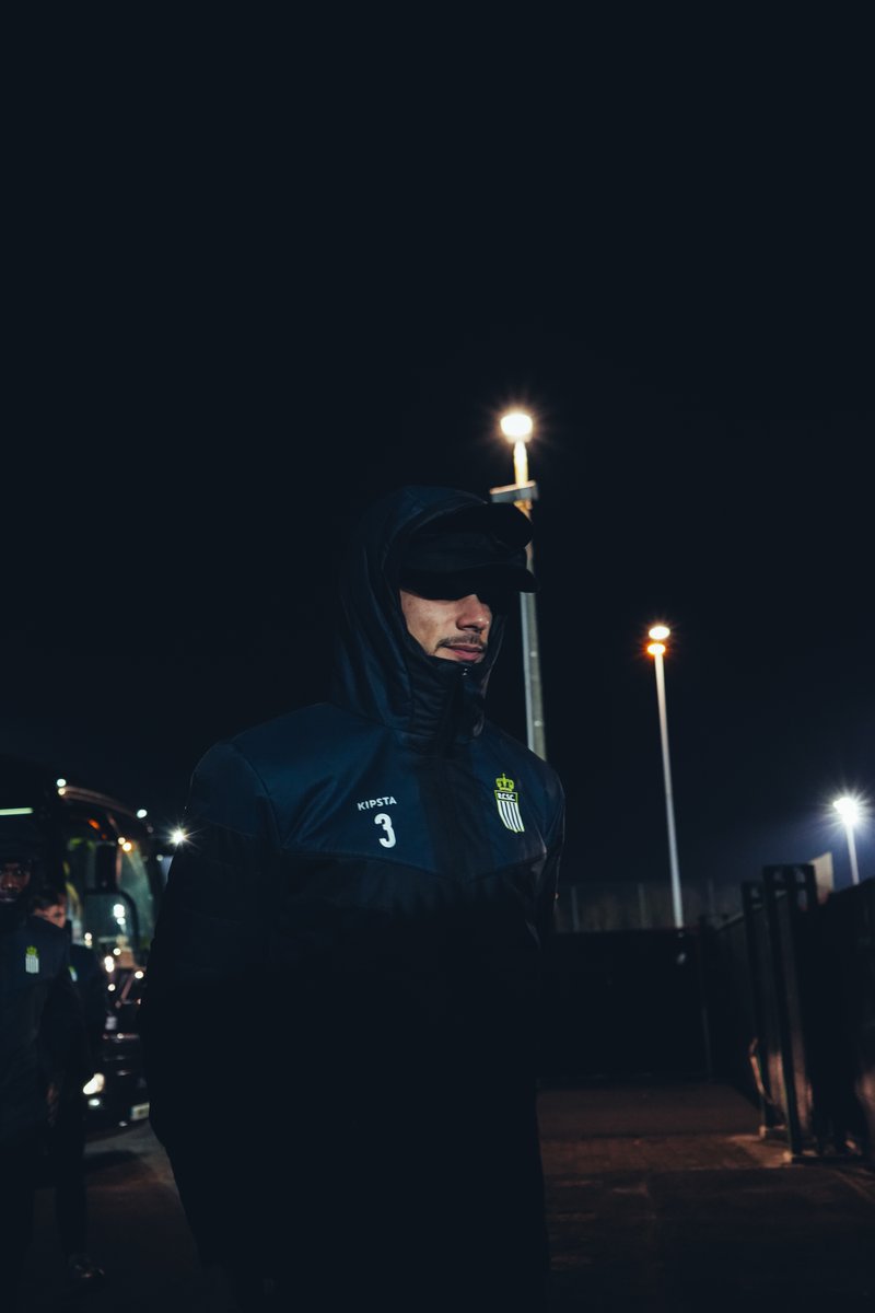 SportCharleroi's tweet image. 𝙍𝙀𝘼𝘿𝙔 ! 💪

#CLUCHA #NapoleonScore ⚫️⚪️