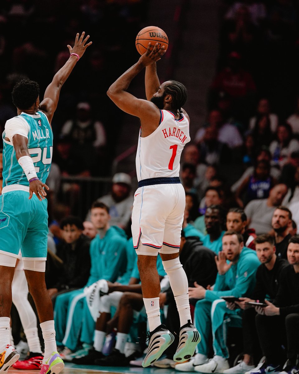JAMES HARDEN HAS 27 POINTS IN THE FIRST QUARTER 