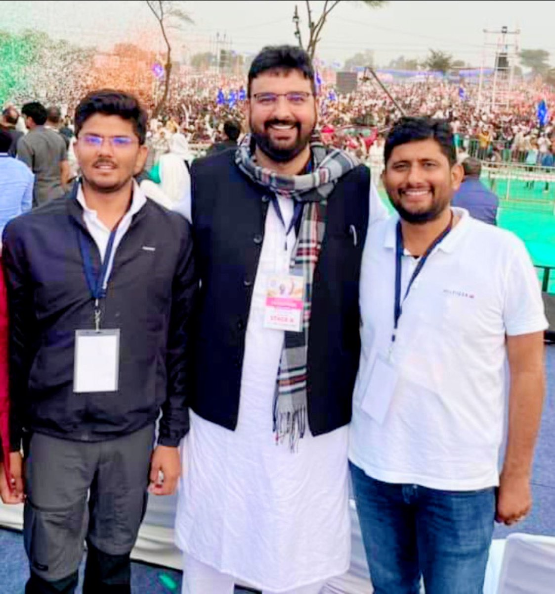 SiddhuVijender's tweet image. लक्ष्मण गोदारा जी को बाड़मेर कांग्रेस जिलाध्यक्ष बनने पर हार्दिक बधाई। उनके नेतृत्व में जिले की कांग्रेस और मजबूत होगी। उनकी मेहनत, संगठन क्षमता व समर्पण से पार्टी नई ऊंचाइयों को छुएगी। बाड़मेर के विकास और कांग्रेस की मजबूती में उनका बड़ा योगदान रहेगा। शुभकामनाएं। @LaxmanINC