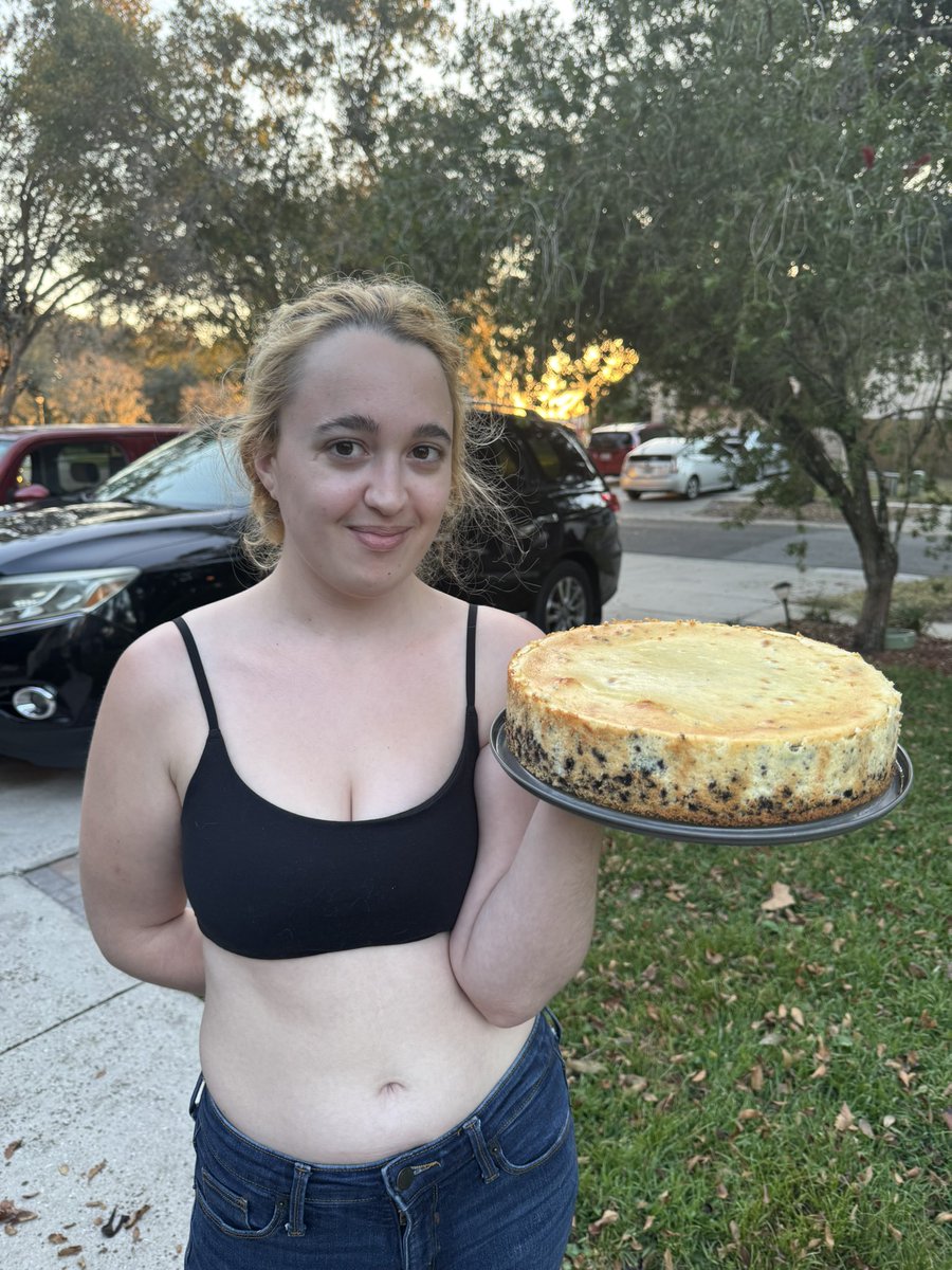 zipperer1908's tweet image. Homemade ny oreo cheescake!