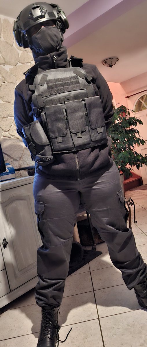 BoruSaraSH's tweet photo. New cosplay in progress #COD #CallofDuty #Ghost https://t.co/DYWRM4C7BO