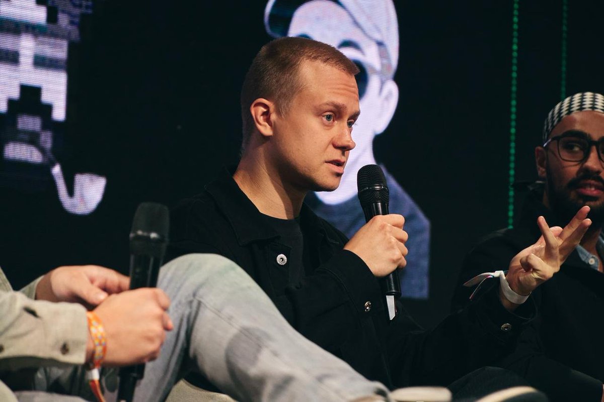 EFDevcon's tweet photo. “For Ethereum the next focus is Fusaka, Ethereum Roadmap, scaling the L1, more physical spaces across the globe, and more partnerships and direct involvement for founders.”

- Leo Sprueth from @ethereumfndn talking 'What's Next for Ethereum Acceleration' at ETH/ACC in the Red Pavilion