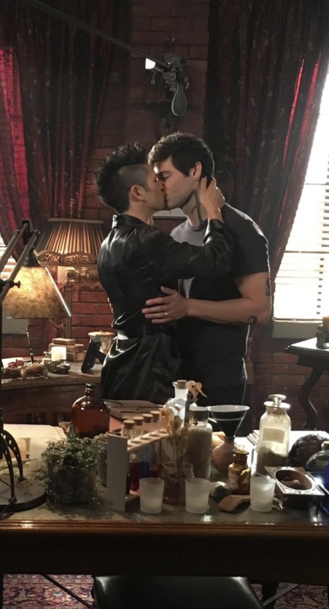 Shumdariopower's tweet photo. 6 years of that gift picture and the thing that them stole that moment but was saved #malecforlife ❤️
You are my saving place https://t.co/UoAdbARZtS