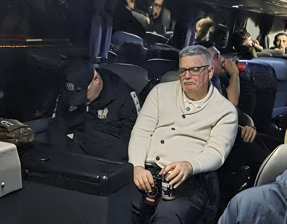 HeatStan's tweet photo. This is a quite magnificent effort from John managing to sleep with a can in each hand.
Fair play #KipperClub https://t.co/73dkrlZrH5