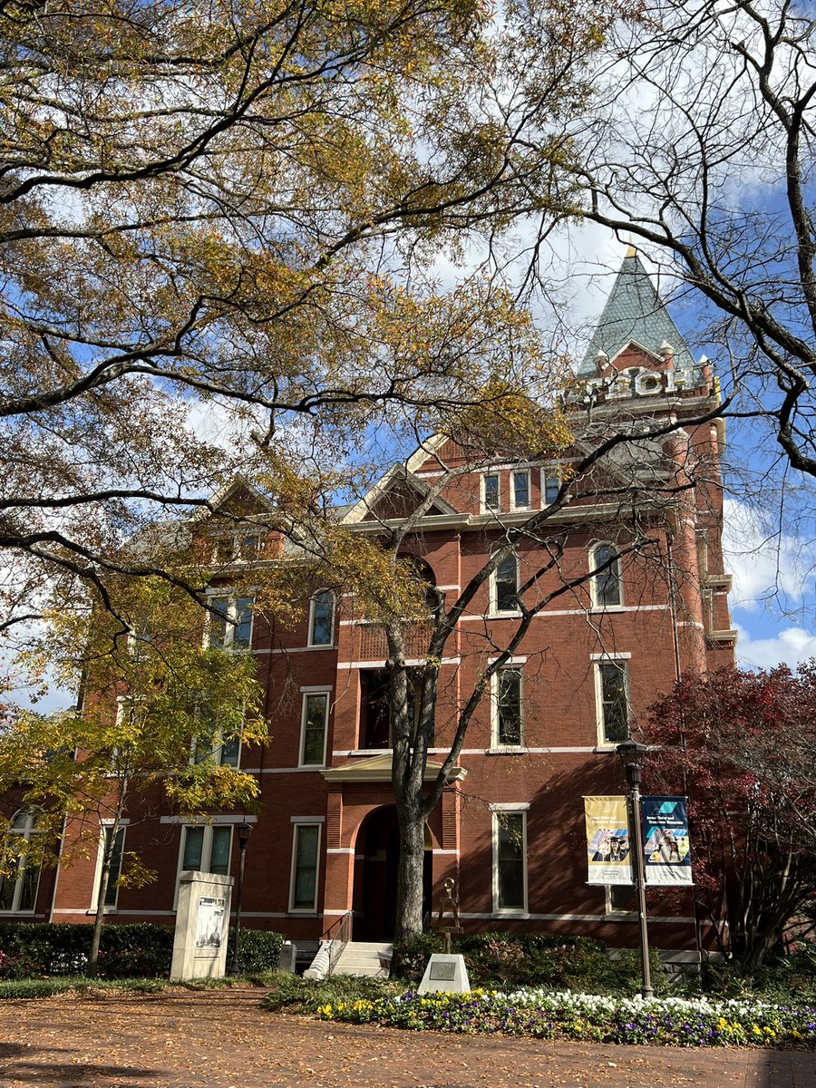 TechFam_GT4Life's tweet image. Nowhere else I’d rather be! Up with the White &amp;amp; Gold!

#GoJackets #StingEm🐝 
#BDSUnderTheLights

🤍💛🐝⚡️🏈⚡️🐝💛🤍