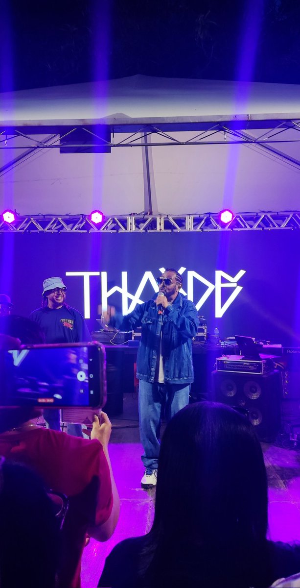 klasanves's tweet photo. Ainda não caiu a minha ficha que conheci @thaideoficial e sua banda anteontem ❤️‍🔥 
além das novas músicas incríveis e potentes https://t.co/WSl5eI2x9l