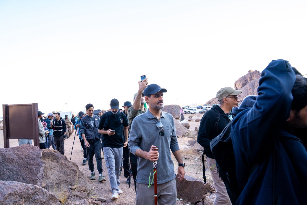 7aillifestyle's tweet photo. في تجربة مليئة بالمتعة 🌄

أكثر من 80 شخصًا يستكشفون 
مسار الماردية في حائل 🗺️

بمشاركة مدير عام فرع وزارة الصحة بحائل 
سلطان بن ناصر المسيعيد، ضمن فعاليات 
مؤتمر حائل الدولي لطب نمط الحياة 

#مؤتمر_حائل_الدولي_لطب_نمط_الحياة 
#عش80 https://t.co/cyI9qQlE3K