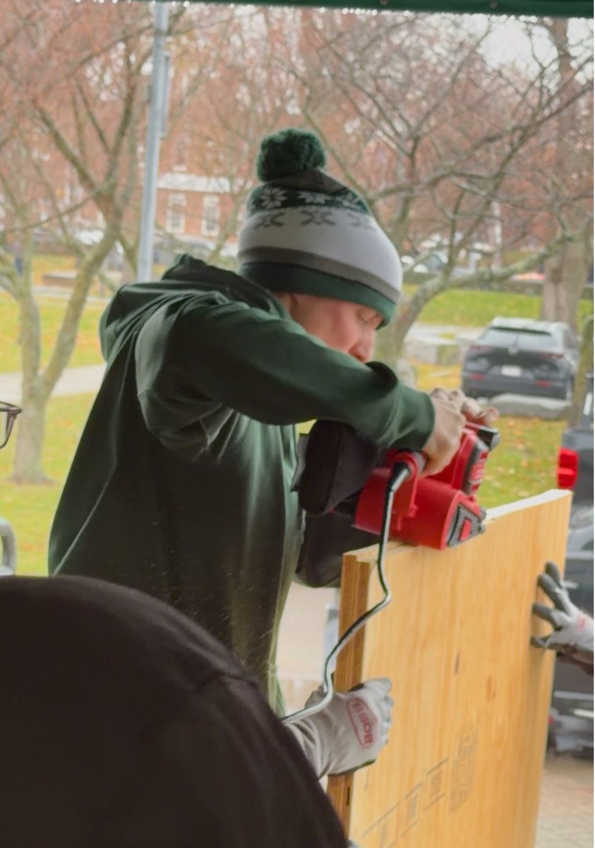 This morning our <a href="/LLEGO_BOSTON/">LLEGO Boston</a> PT group did a workout to prepare prospective academy recruits including a 2.5 rainy run.  This is beyond the 10wk pre-academy they just graduated.  Then we started building a wall for them to practice climbing over! All hands on deck here.