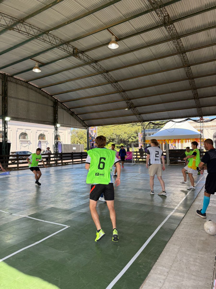 ITRockDigital's tweet image. aaand we’re liveeee! 🤘🔥
first semifinal is on: Mercado Libre vs International —
they’re going ALL in on the field already! ⚽️💥

#Devconnect #DevconnectARG #Ethereum #ETHBuenosAires #CryptoFootball #BlockchainVibes #ITRockDigital