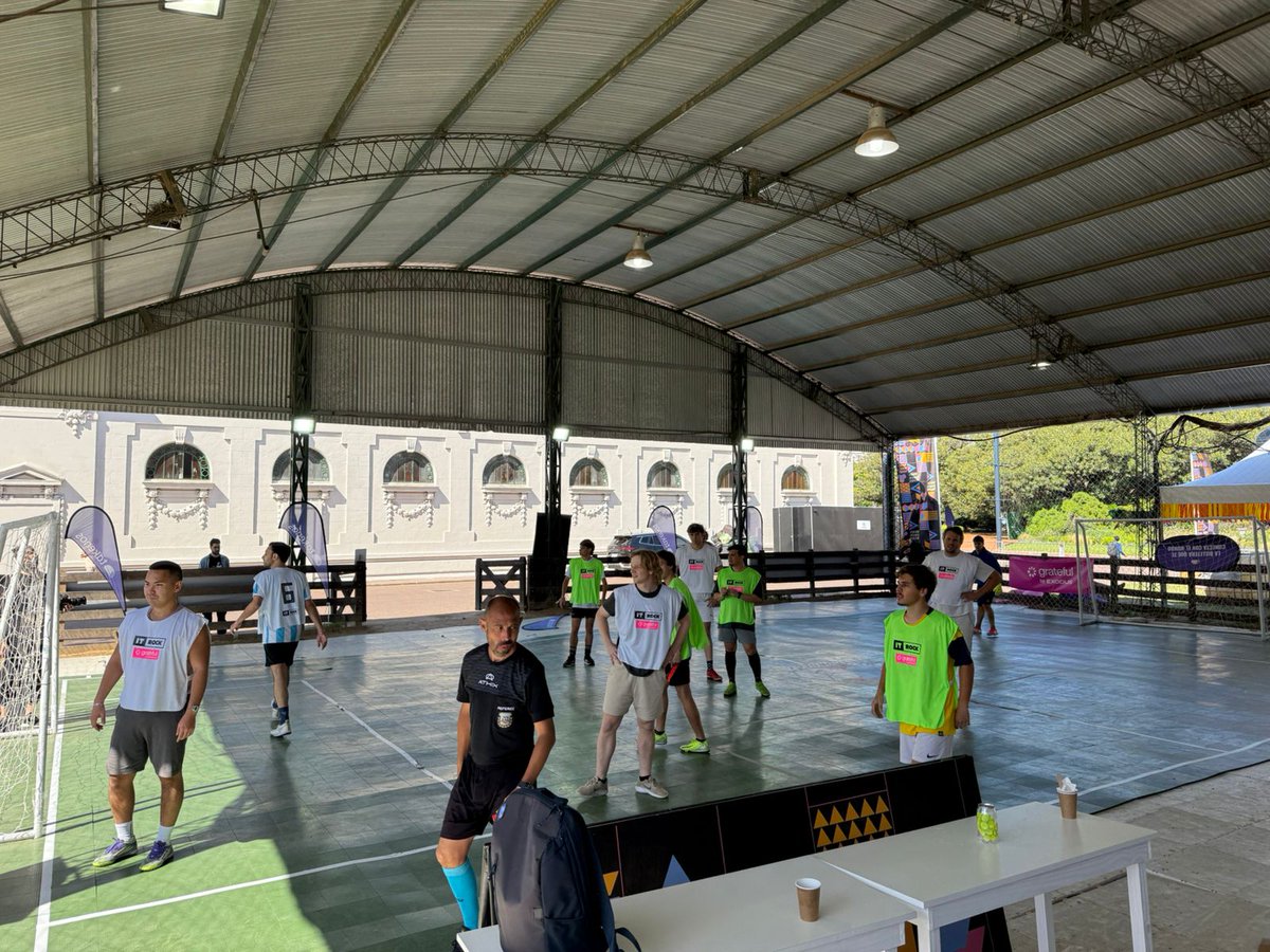 ITRockDigital's tweet image. aaand we’re liveeee! 🤘🔥
first semifinal is on: Mercado Libre vs International —
they’re going ALL in on the field already! ⚽️💥

#Devconnect #DevconnectARG #Ethereum #ETHBuenosAires #CryptoFootball #BlockchainVibes #ITRockDigital