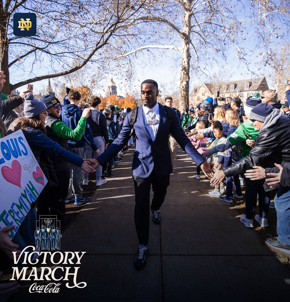 NDFootball's tweet image. A beautiful day in South Bend ☘️

Victory March ☘️ | @cocacola 

#GoIrish☘️
