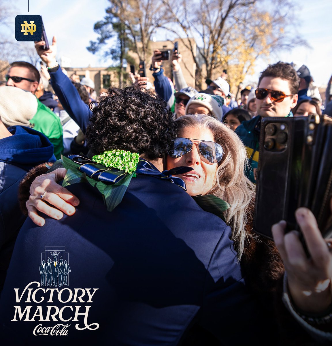 NDFootball's tweet image. A beautiful day in South Bend ☘️

Victory March ☘️ | @cocacola 

#GoIrish☘️