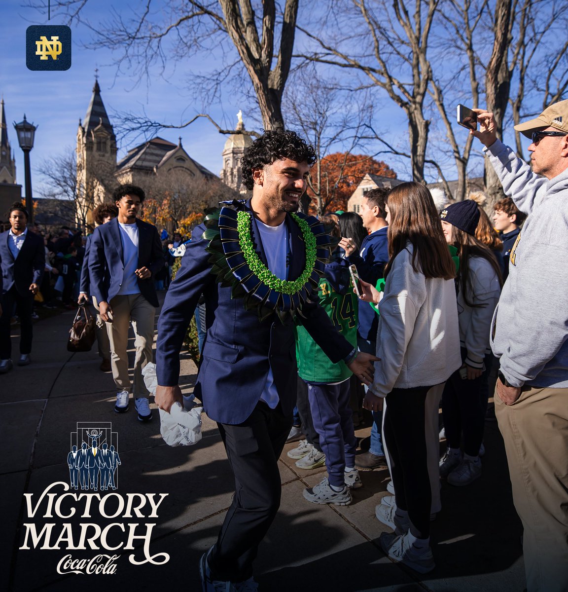 NDFootball's tweet image. A beautiful day in South Bend ☘️

Victory March ☘️ | @cocacola 

#GoIrish☘️
