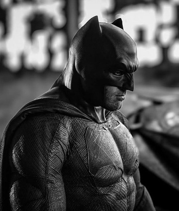 batfleckwaynes's tweet image. 300,000                         400,000