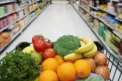 GCAssets's tweet image. 53% of 🇺🇸 Americans say the cost of #groceries is a major source of stress, while 47% say the cost of housing and 42% say the cost of healthcare are major stressors, according to data by AP-NORC.
