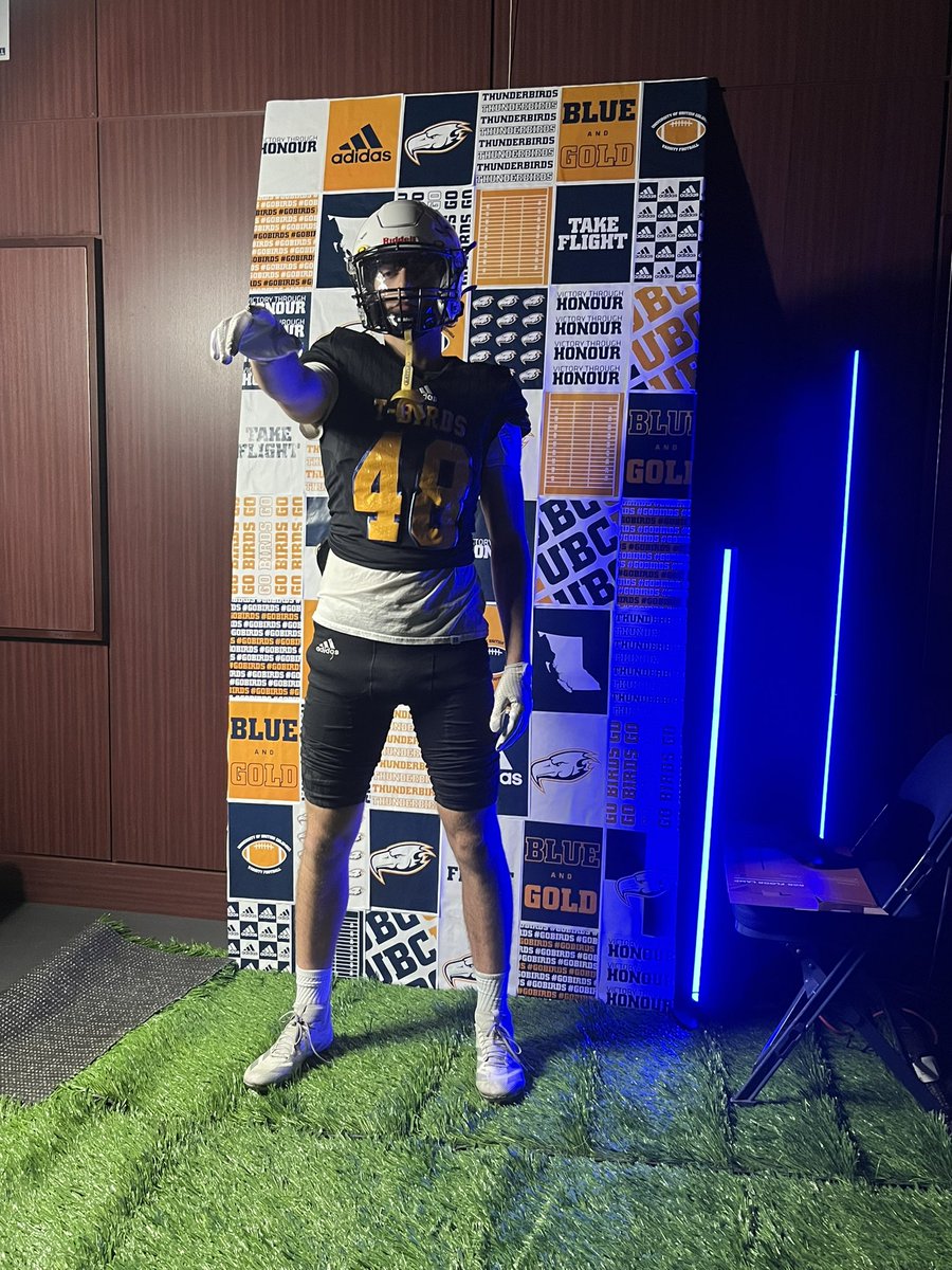 Connor Baker🇨🇦🏈 tweet media