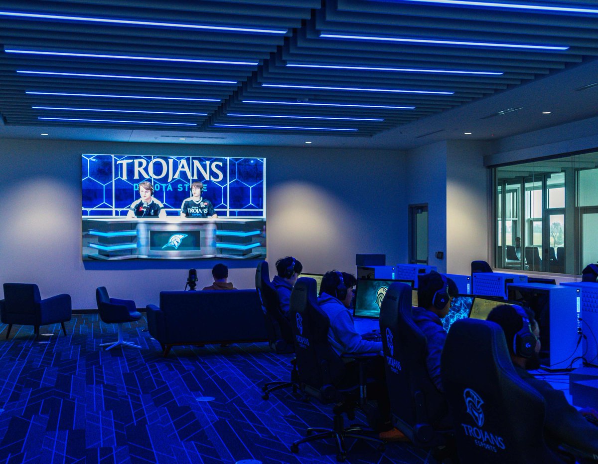 Daktronics's tweet image. From esports to gathering spaces, @DakotaState University is captivating audiences with our #dvLED displays! Using our #LEDVideoWall solutions in their esports venue, they're bringing gaming to life for spectators and students alike. #DakVideoWall