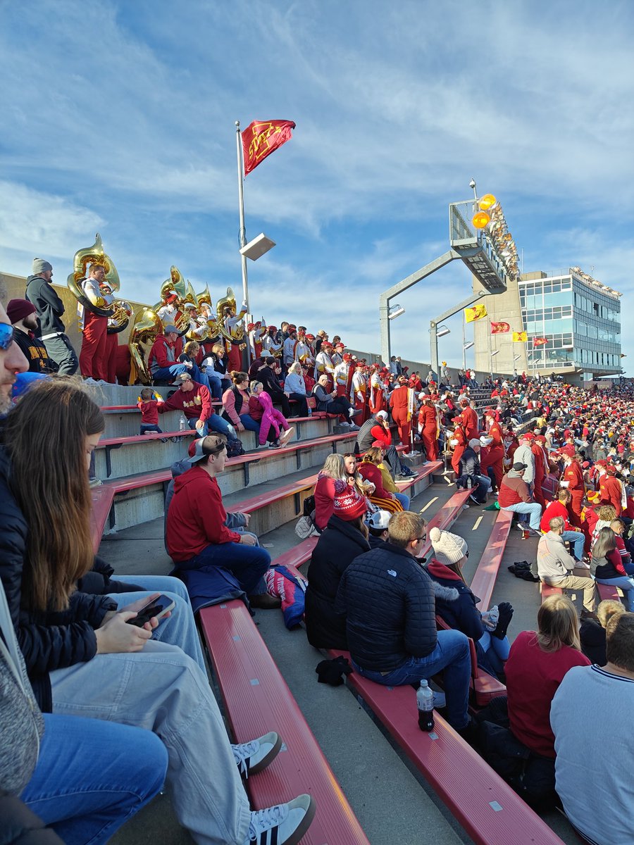 SickosCommittee's tweet image. You know those Mexican restaurants where the mariachi band comes to your table?