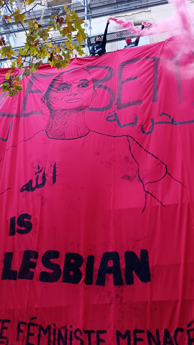 JudeD_Radfem's tweet image. Paris, 22  novembre 2025.

On était là pour toi ma Betty 💪🏼

LIBERTÉ POUR BETTY LACHGAR !!!

MORT AU PATRIARCAT !

#FreeBetty