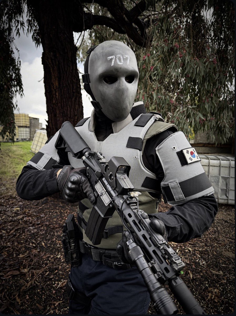 AgentAden's tweet image. Fit check.

#r6cosplay