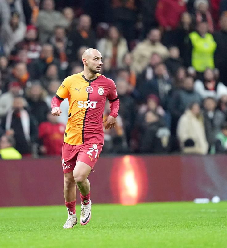 Şu adam nasıl Galatasaray'ın forveti olabiliyor ya #GSvGB