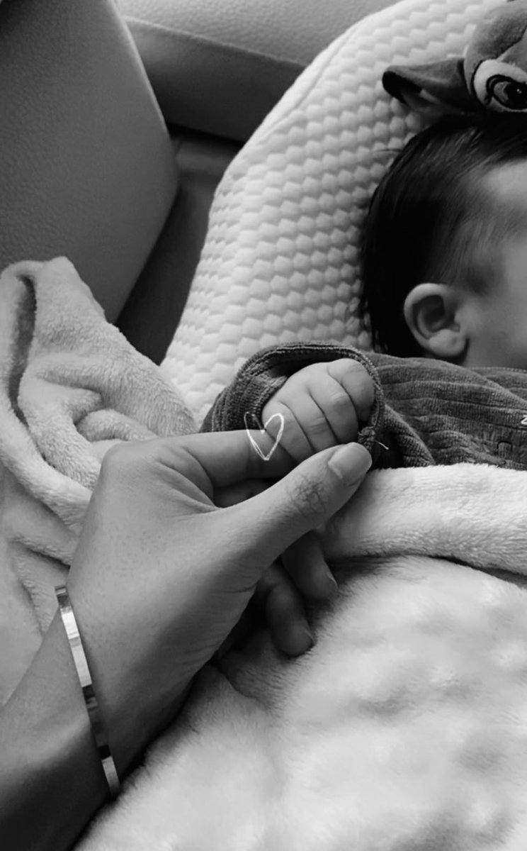 Saçının teline ömrüm feda🖤