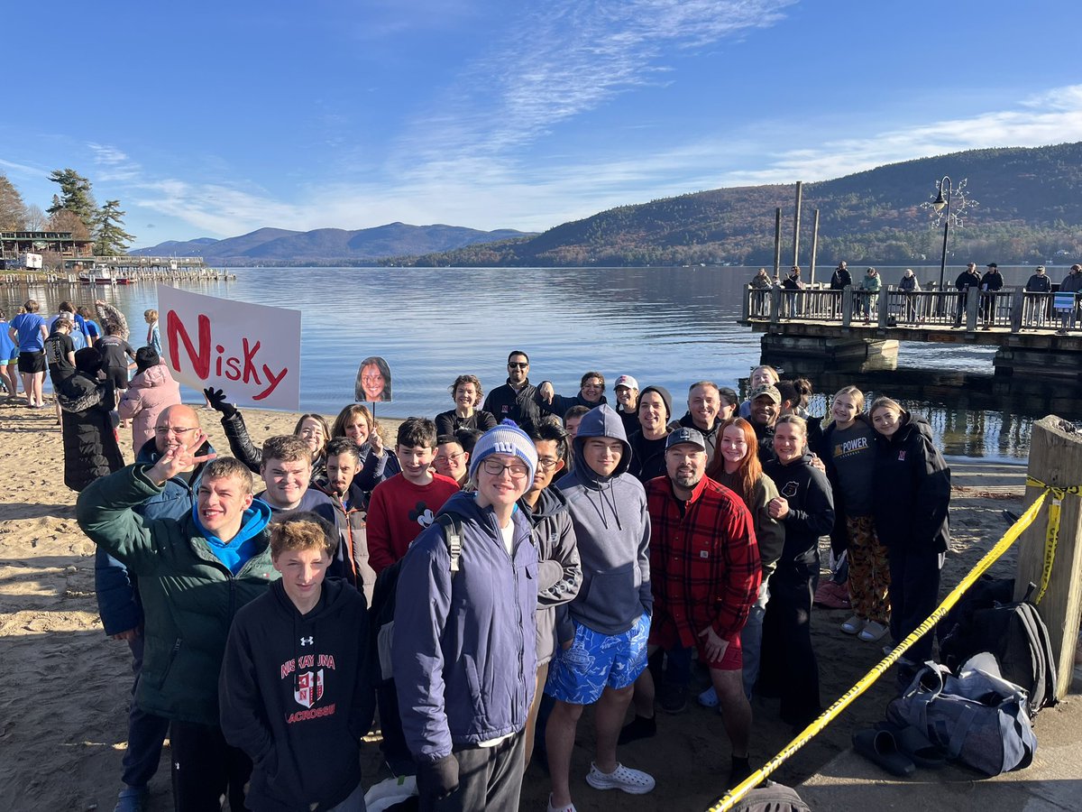 WeRNISKYUnified's tweet photo. 3-2-1 ….Polar Plunge- Nisky takes on Lake George with members of the Niskayuna Police Force. https://t.co/r206TsnTTs