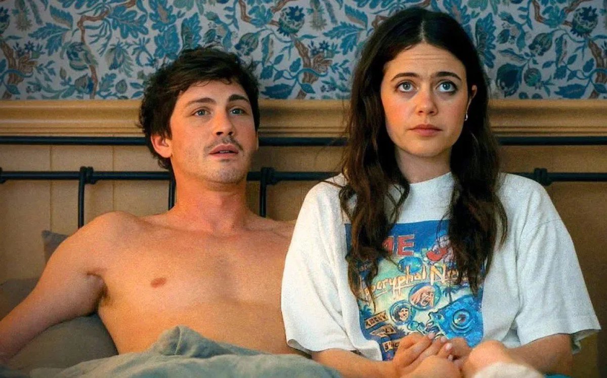 Currently watching OH, HI! on Netflix and tbh why is Logan Lerman being such a little bitch?
It would literally be the best day of my life if Molly Gordon tied me up in bed. 🥵