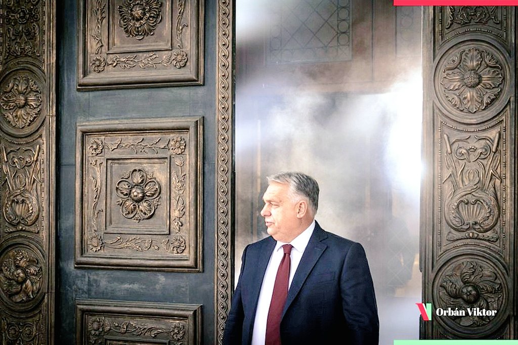 f_asselineau's tweet image. 🇭🇺 VIKTOR ORBAN ANNONCE QU&apos;IL ÉCRIT
UNE LETTRE À LEYEN POUR LUI DEMANDER DE SOUTENIR LE PLAN DE PAIX DE TRUMP
=============
À écouter les médias des milliardaires, ou des marionnettes de l&apos;État profond euro-atlantiste comme Macron, Philippe, BHL, Glucksmann, etc., tous les…