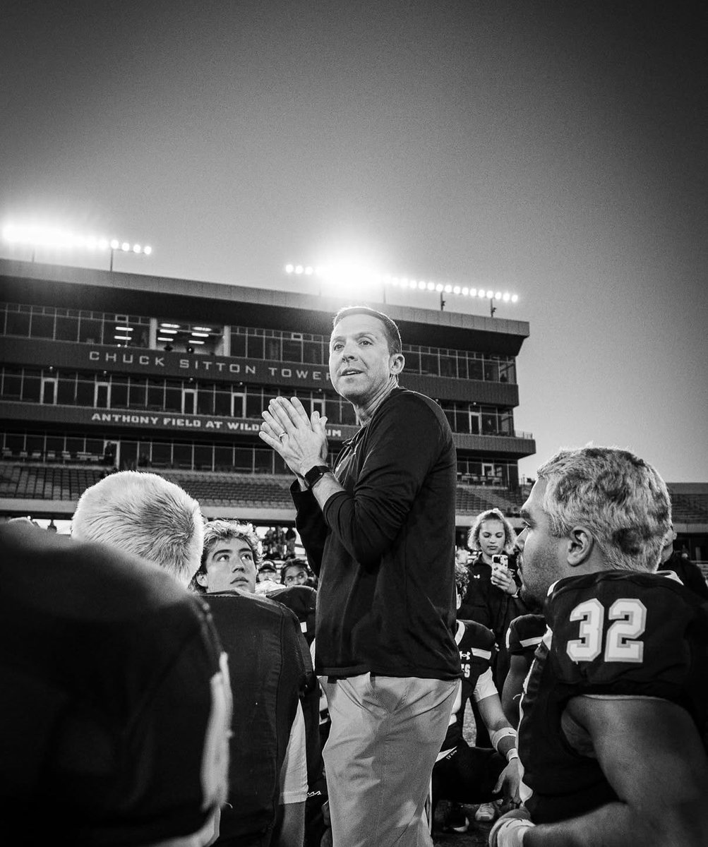 Welcome to the Sweet 16. 
Area Champions 🏆🏆🏆. 
#TheStandard | #SmashTheGas | #DarkAlley