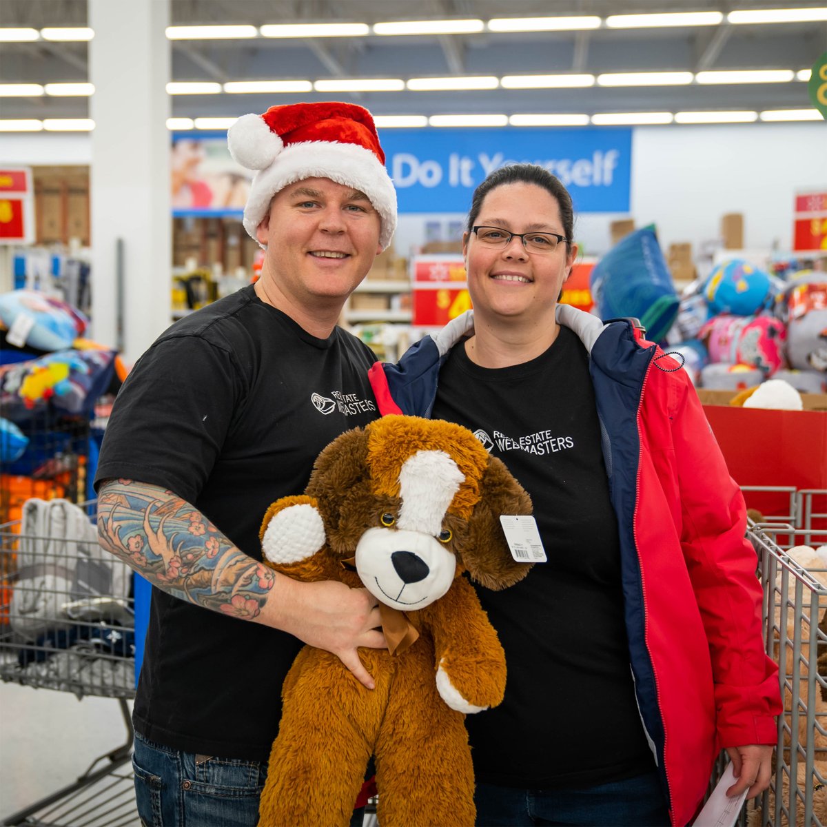 webmastersre's tweet image. Be a Christmas Angel and help us shop for presents tomorrow, Nov. 23, from 12-3PM, at @Walmart in Woodgrove Mall. 

#ChristmasAngels is a program that helps local families celebrate Christmas. If you&apos;d like to get involved, comment &quot;I&apos;m in&quot; and we&apos;ll reach out for more details.