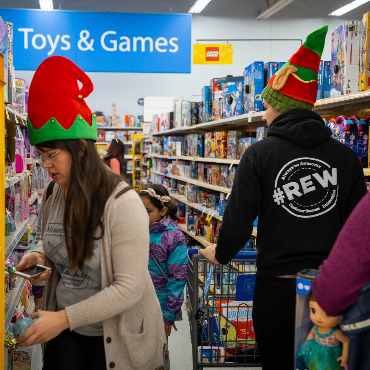 webmastersre's tweet image. Be a Christmas Angel and help us shop for presents tomorrow, Nov. 23, from 12-3PM, at @Walmart in Woodgrove Mall. 

#ChristmasAngels is a program that helps local families celebrate Christmas. If you&apos;d like to get involved, comment &quot;I&apos;m in&quot; and we&apos;ll reach out for more details.