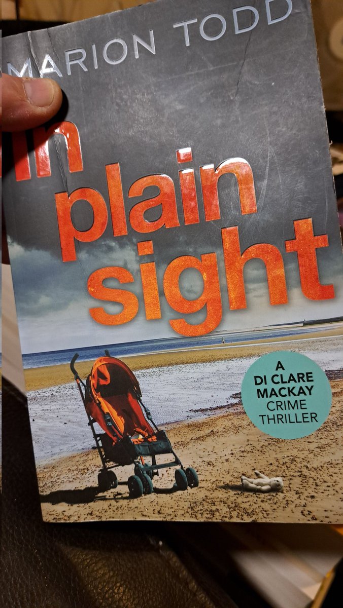 I have a stinking cold 🤧😐
But
I also have a great book on the go so am not too miserable  📖 🙂
Saturday night in as per ! 
What are you reading tonight ? 

I'm just finishing this one...
IN PLAIN SIGHT by Marion Todd