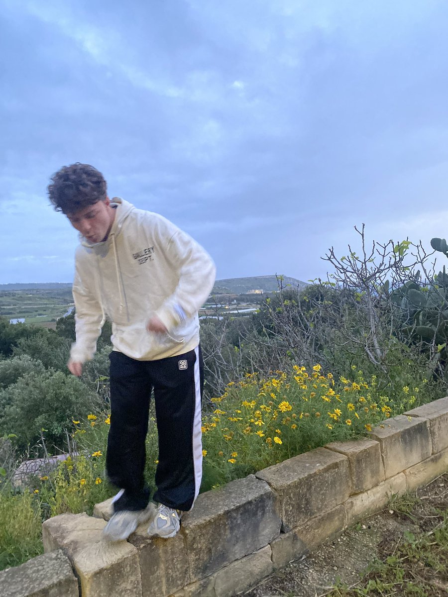 Lvndiee's tweet photo. 20🎂🎂🎂
Blessed to see another year🎉🎂🥳🎈
Much love guys https://t.co/E3Cer0miic