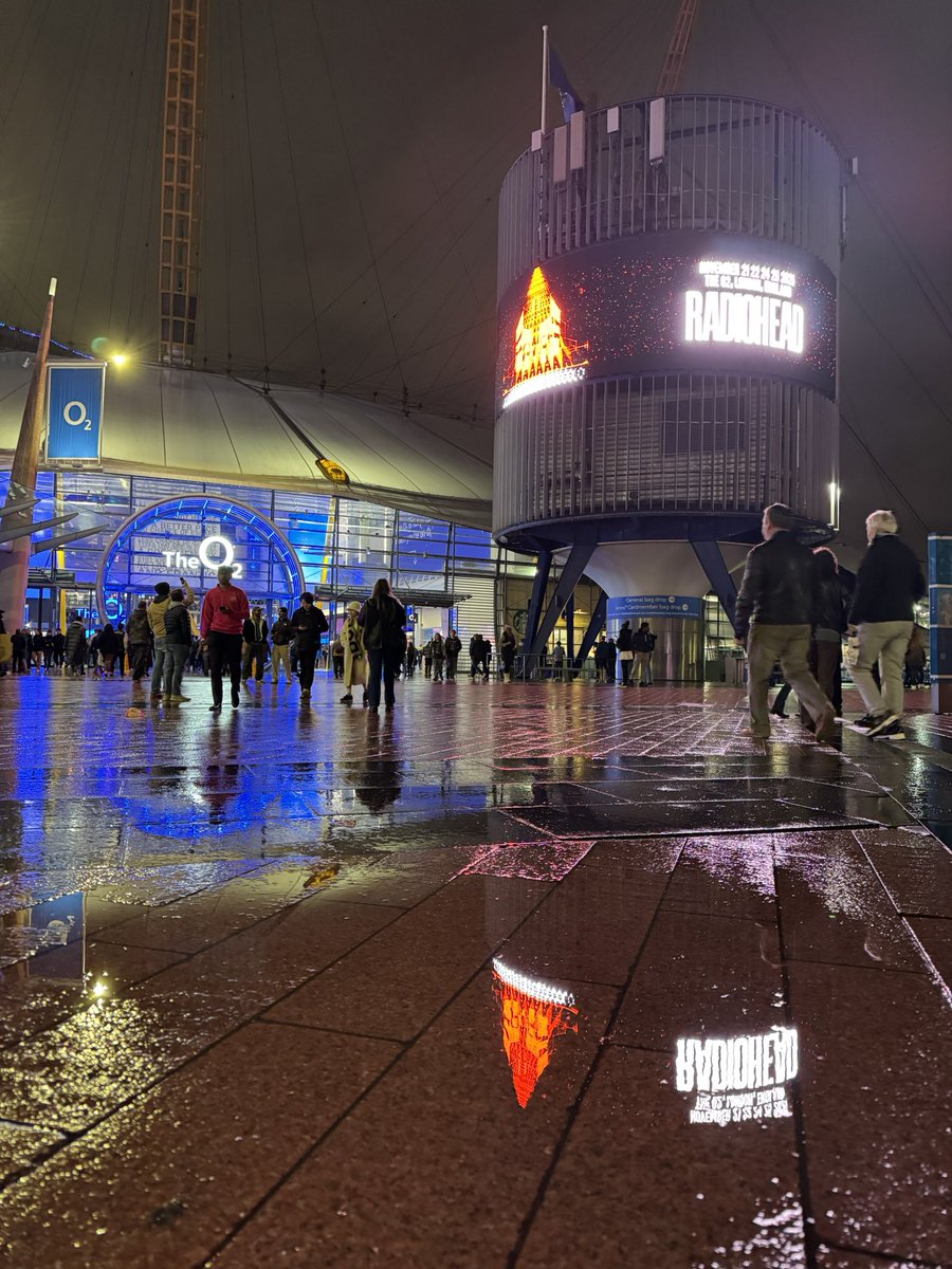 nsk0826's tweet image. Radiohead O2 Arena Day2
#Radiohead #RadioheadLive25 #theO2