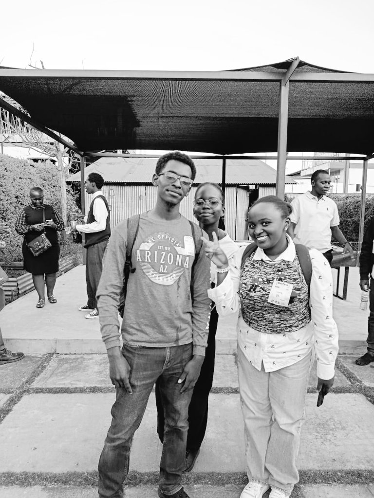 Ɉ⟁MΞS tweet media