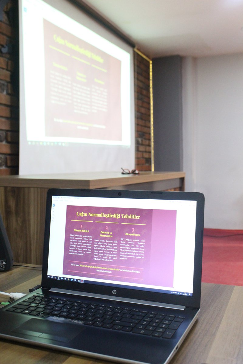 🌸 Aile Okulu 2. Eğitimimizi Gerçekleştirdik! 🌸

Aile Okulu programımızın ikinci oturumunda, bu çağın bizlere ve aile yapımıza getirdiği önemli sorunları ve çözüm yollarını ele aldık.
“Müslüman Kimliği ve Çağın Getirdiği Meydan Okumalar” başlığıyla gerçekleşti.