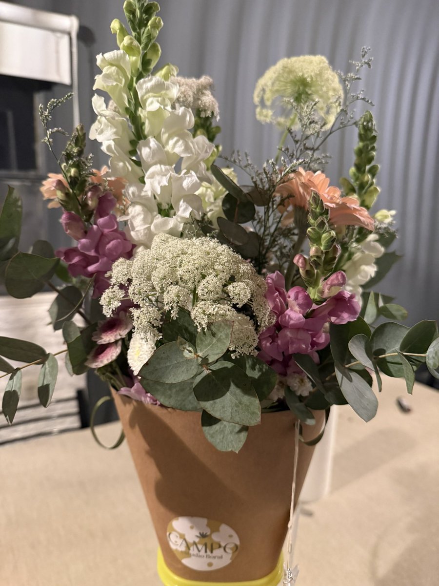 louxswift13's tweet image. “Y si nunca hubieras venido por mí
Tal vez me habría ahogado en la melancolía.
Juré mi lealtad a mí, a mí misma y a nadie más.
Justo antes de que iluminaras mi cielo”
— Taylor Swift 🩷