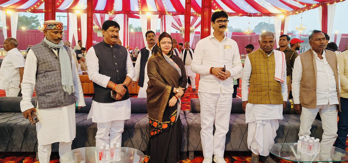 DarshanaSingh76's tweet image. आज अपने संसदीय क्षेत्र चंदौली में विभिन्न मांगलिक कार्यक्रमों में शामिल होकर परिवारजनों एवं क्षेत्रवासियों को बधाई एवं शुभकामनाएं दी।
…1/2