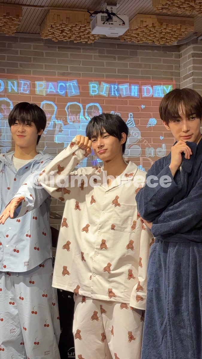 this is a sign to look at Yedam 🥺

#ONEPACT #YEDAM #SEONGMIN #JONGWOO #ATOURDREAMMOMENT