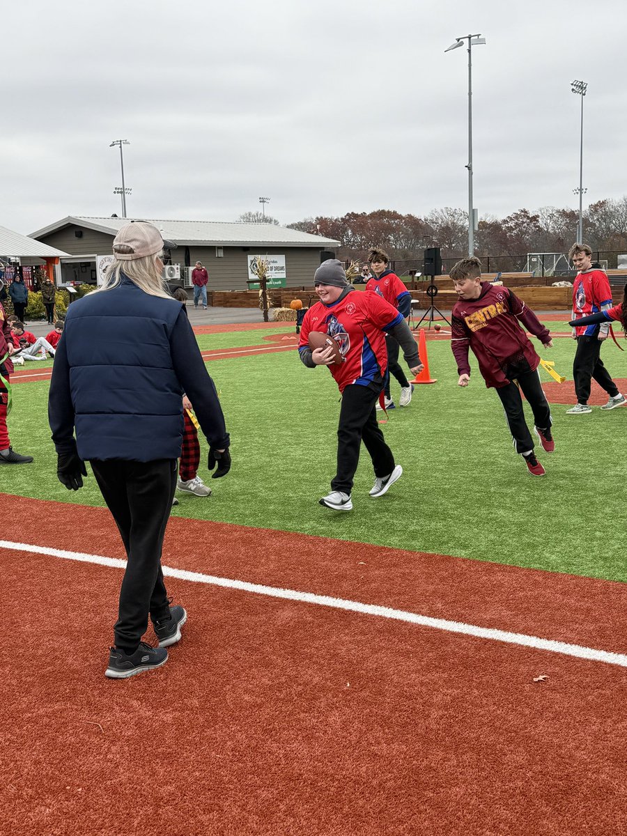 🏈 CRMS Unified Flag football vs Wall Intermediate was a great game of fun! We loved seeing our unified athletes spreading the message of inclusion! What a great way to end our fall season! 
A very special thank you to RWJBarnabas Field of Dreams for hosting both schools!