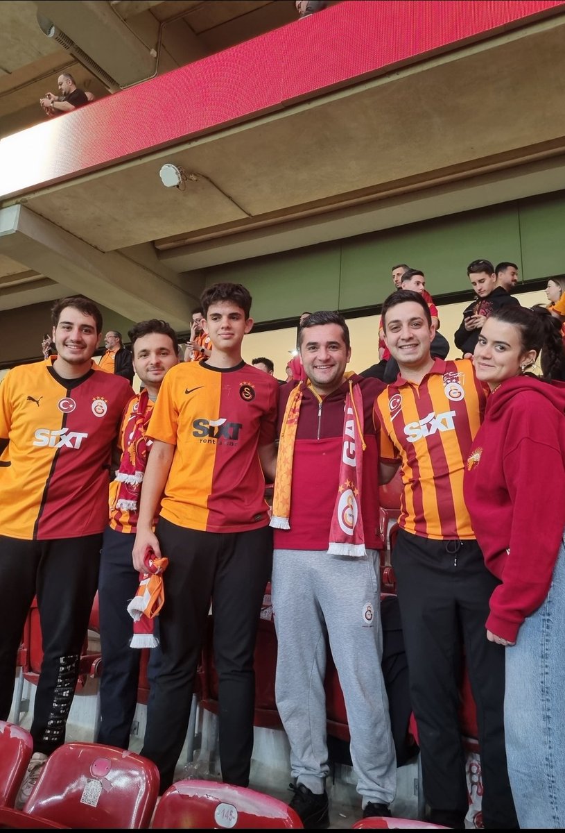 MuratZaferTahm1's tweet photo. Zor oldu ama galip gelmesini bildik💪 @BarisTahmazoglu https://t.co/AlqlUbBO6F