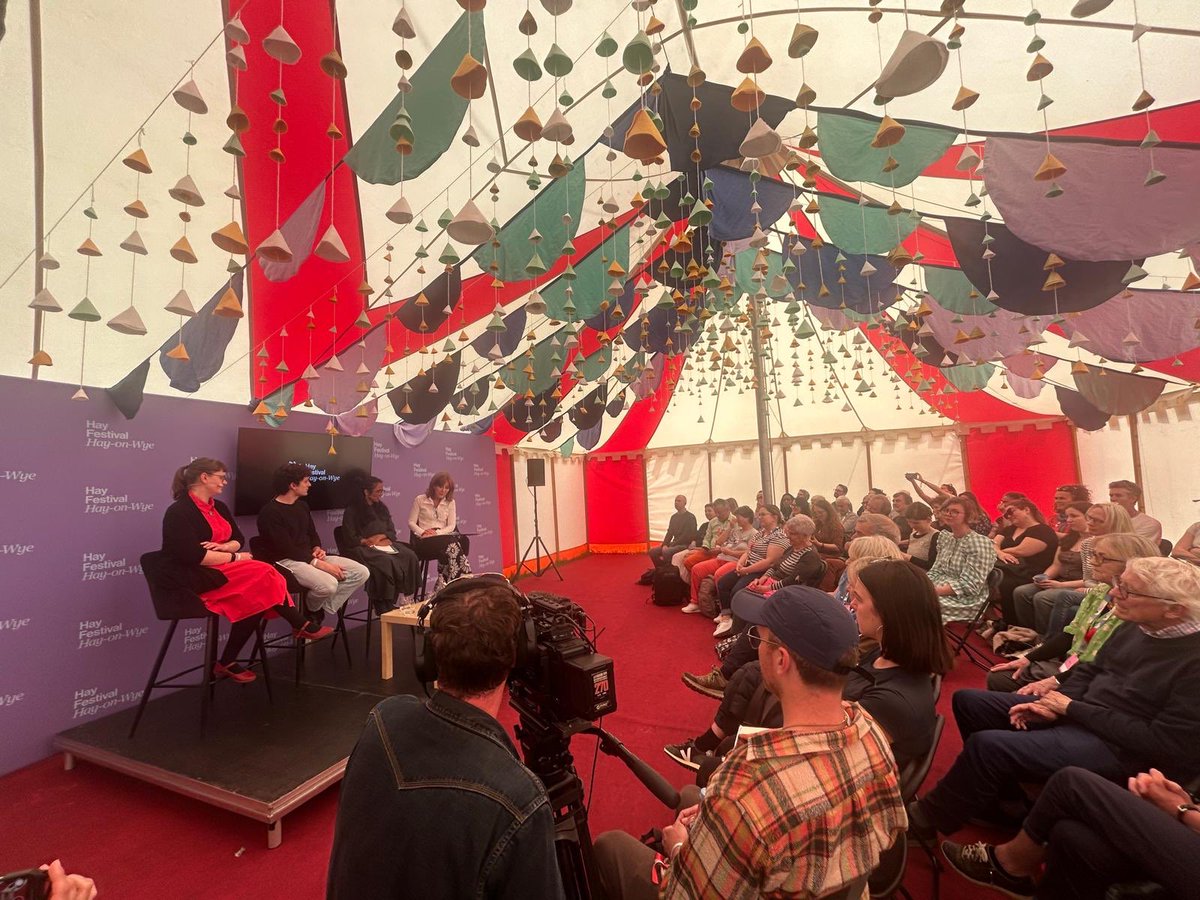 Eluned Haf tweet media