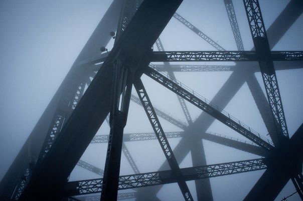 dystopiangf's tweet image. Human figures almost always ruin city photos for me. I prefer how cityscapes look without them; the city has its own voice that becomes audible when its inhabitants are gone. Only when a space is empty can its innate emotions be felt, pure &amp;amp; unadulterated