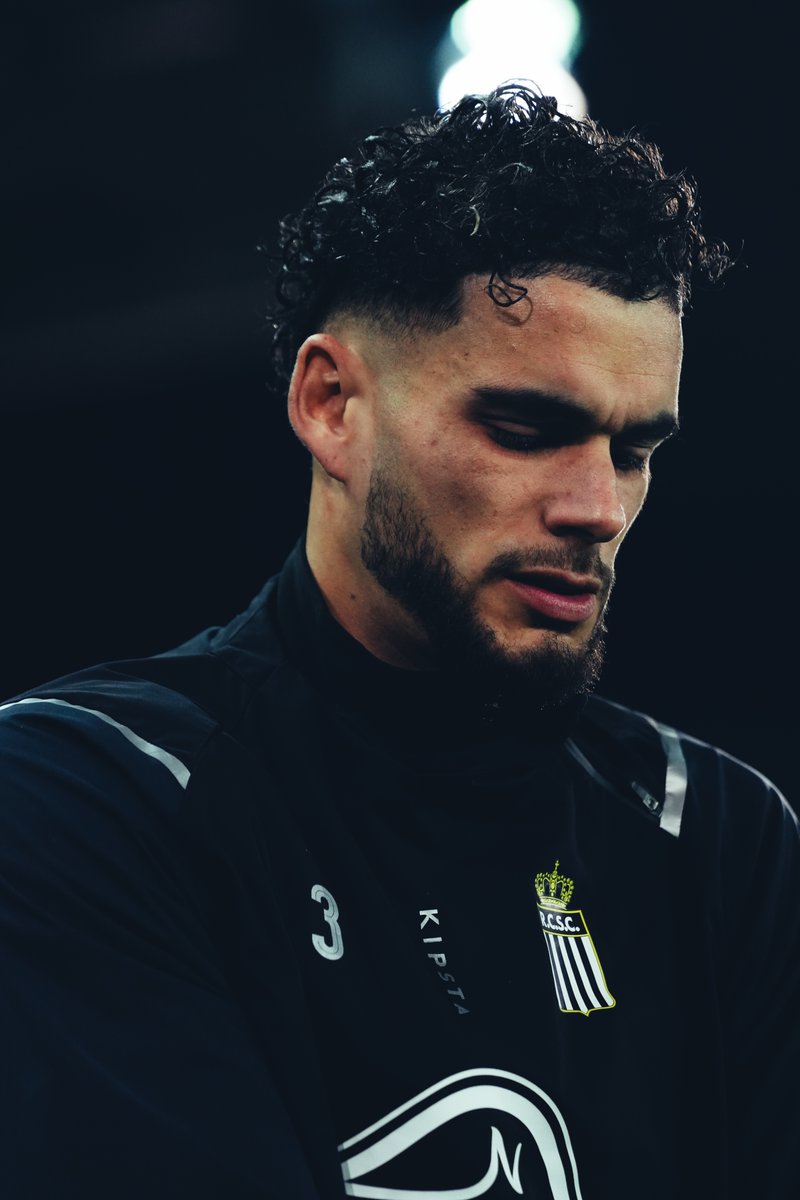 SportCharleroi's tweet image. 📸💪

#CLUCHA #NapoleonScore ⚫️⚪️